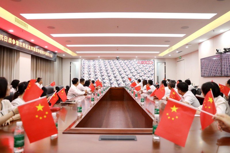 推进科技创新 夯实发展“硬底气” 北京经开区各界心潮澎湃收听收看纪念大会 (1).JPG