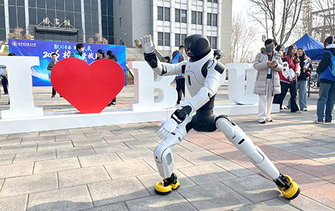 北职大聚力培养高质量 “现场工程师”.jpg