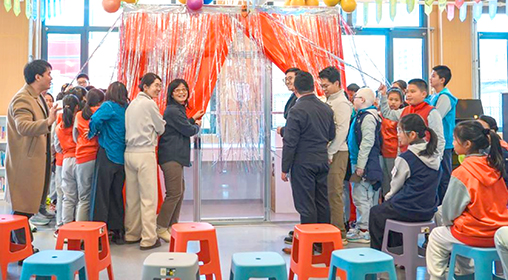 让科技创新从好奇“看新鲜”变为“真实践” 校企联合共建亦智AI创新实验室.jpg