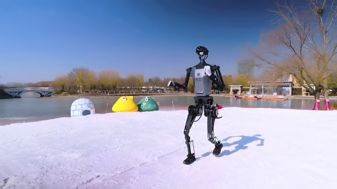 “天工”人形机器人迎来技术升级.jpg