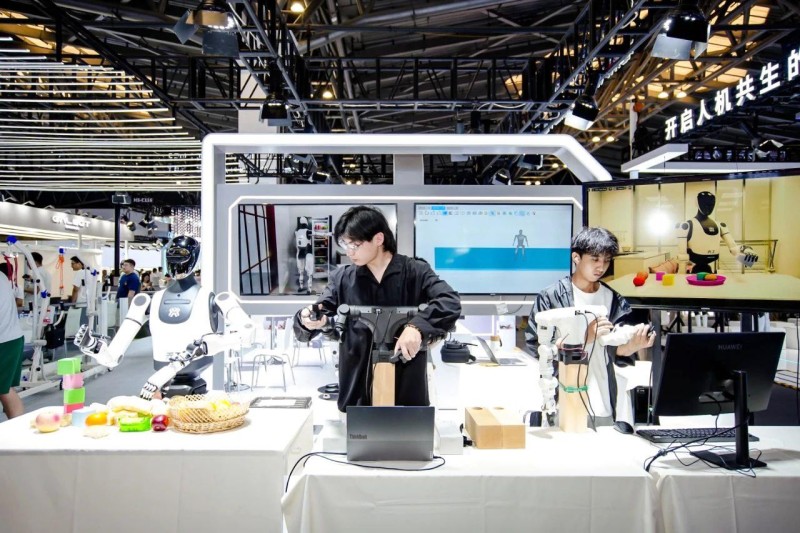 北京人形发布全国首个多智能体协同系统.JPG
