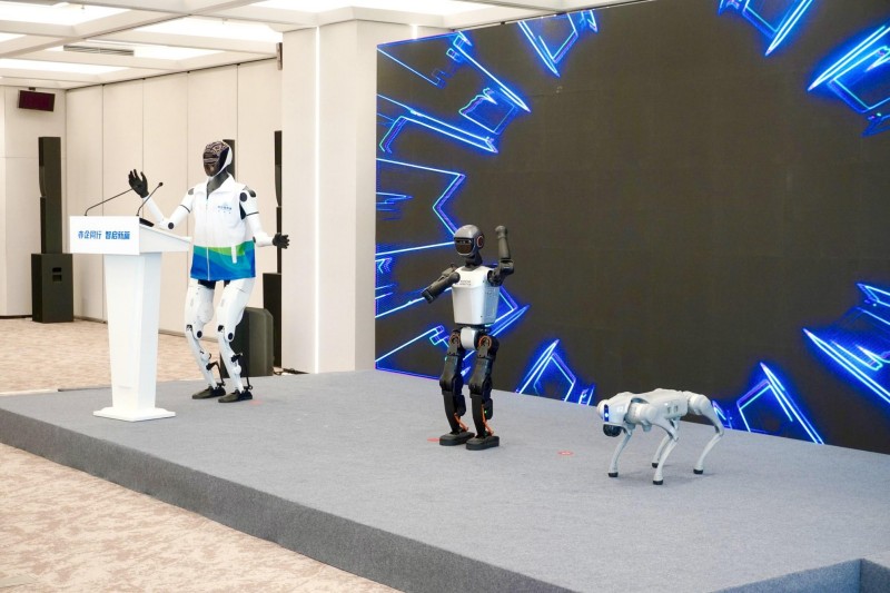 全域人工智能之城机器人应用场景大赛启幕.JPG