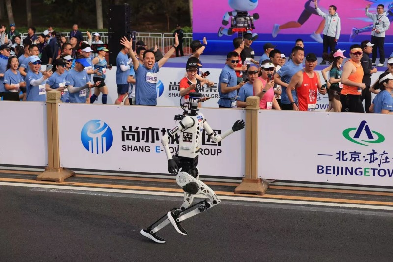 北京亦庄人形机器人半马全球招募正式启动 (4).jpg