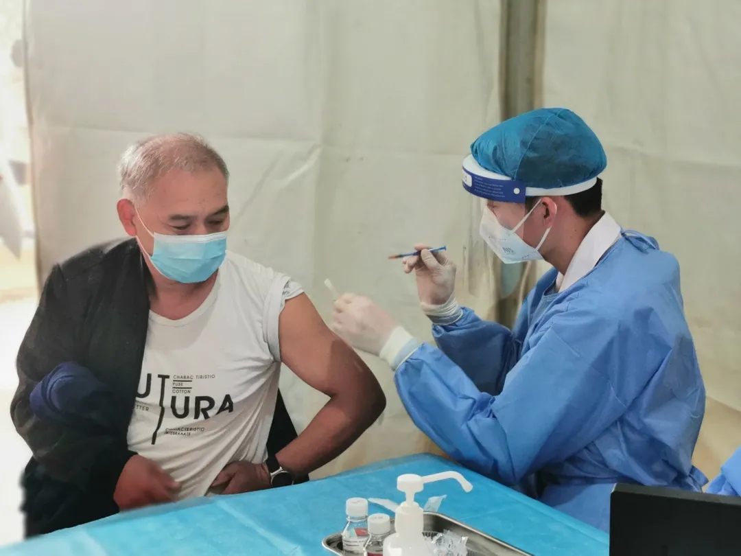 为什么要打加强针?哪些人需要打?国家卫健委回应了.webp.jpg 为什么要打加强针?哪些人需要打?国家卫健委回应了.webp.jpg