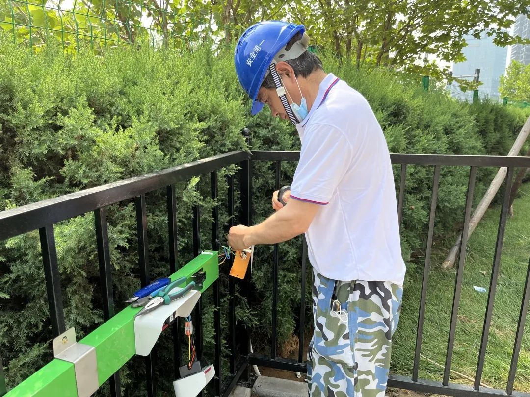 见缝插“桩” !电动自行车充电难题怎么解?经开区有高招2.jpg 见缝插“桩” !电动自行车充电难题怎么解?经开区有高招2.jpg