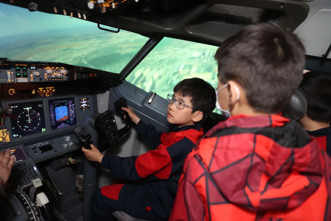 《北京日报》专版报道:北京经开区启动建设国内首个“科技馆之城”.webp (1).jpg 《北京日报》专版报道:北京经开区启动建设国内首个“科技馆之城”.webp (1).jpg