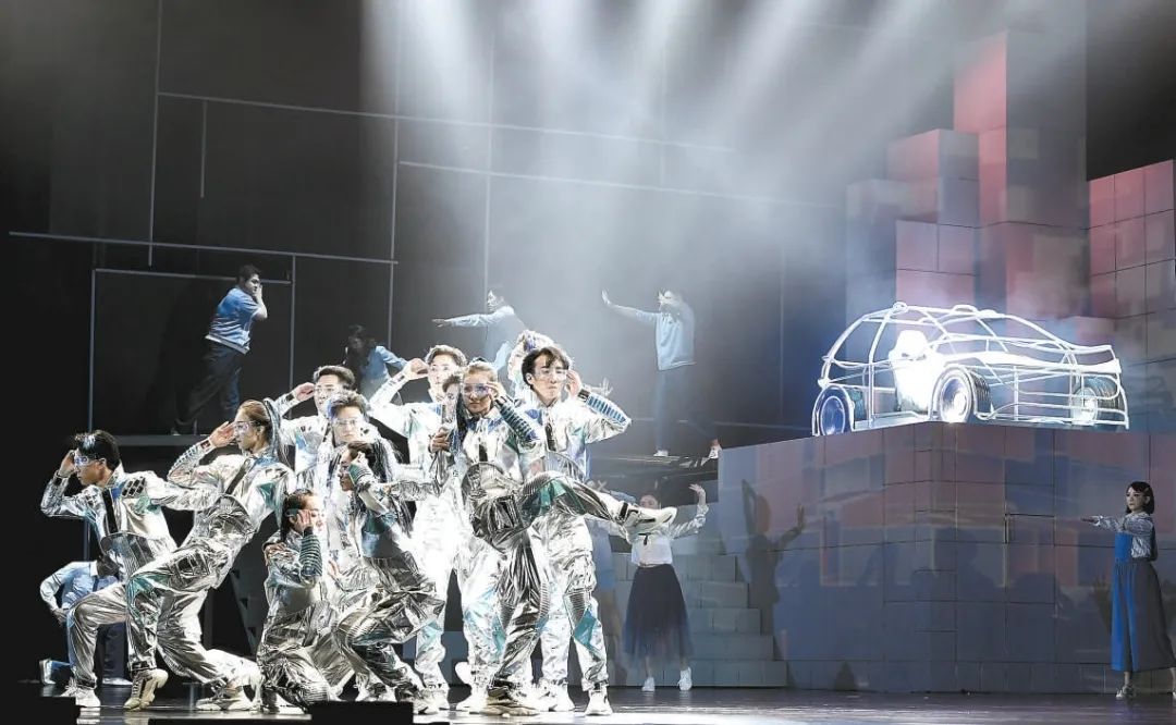 《亦梦亦真》引多方热评 !权威媒体、专家学者等纷纷点赞3.jpg 《亦梦亦真》引多方热评 !权威媒体、专家学者等纷纷点赞3.jpg