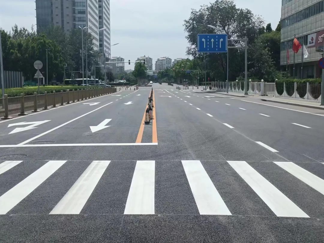 18.2万平米路面换新颜,护航群众安全出行路3.jpg 18.2万平米路面换新颜,护航群众安全出行路3.jpg