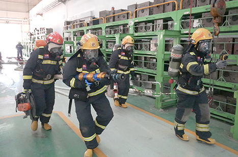 实战演练提升大跨度厂房救援打赢能力.jpg 实战演练提升大跨度厂房救援打赢能力.jpg