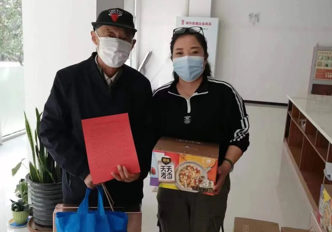 轮椅舞、直播读书、上岗就业……他们在亦城逐梦.jpg 轮椅舞、直播读书、上岗就业……他们在亦城逐梦.jpg