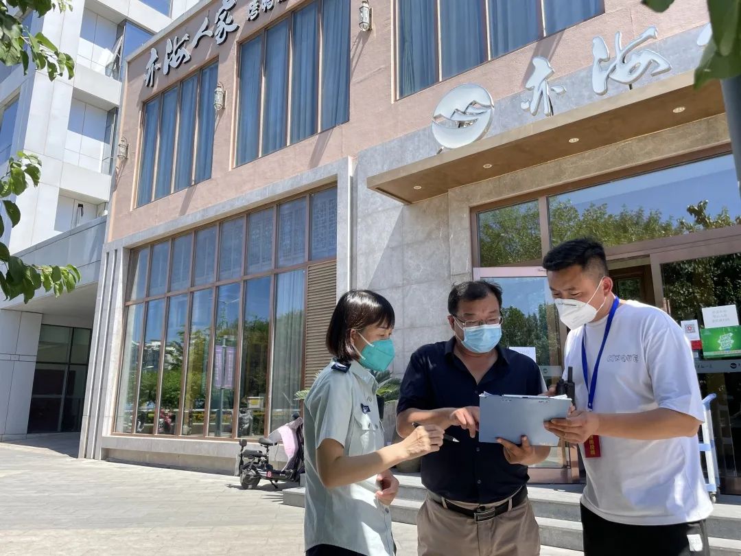 配合防疫,临时闭店!“小标志”彰显“大责任”.jpg 配合防疫,临时闭店!“小标志”彰显“大责任”.jpg