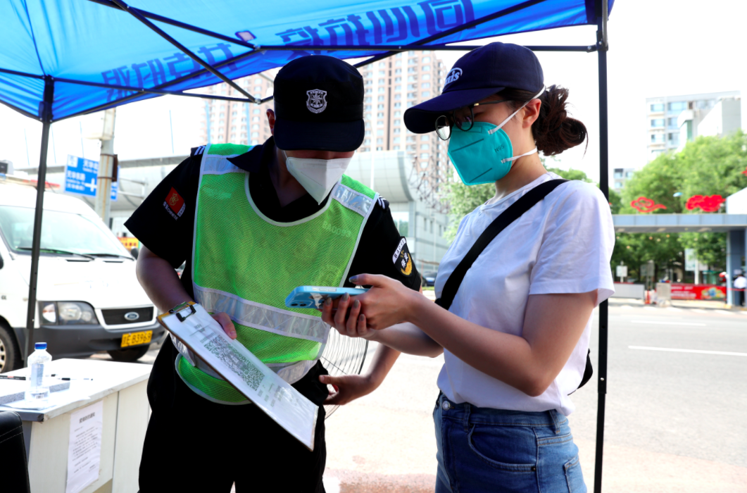 鹿鸣苑小区:防疫、防汛、我们严阵以待!2.png 鹿鸣苑小区:防疫、防汛、我们严阵以待!2.png