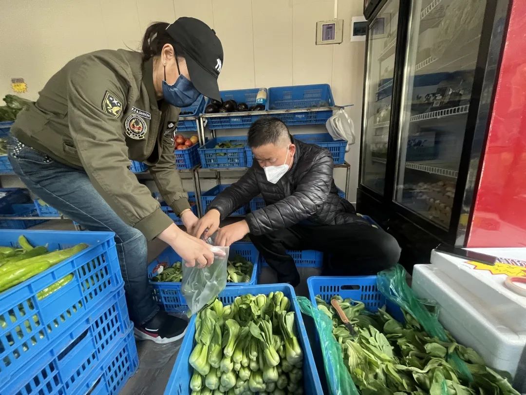 可移动“苹果舱”便民菜店亮相社区!街道便民服务品质提档升级5.jpg 可移动“苹果舱”便民菜店亮相社区!街道便民服务品质提档升级5.jpg