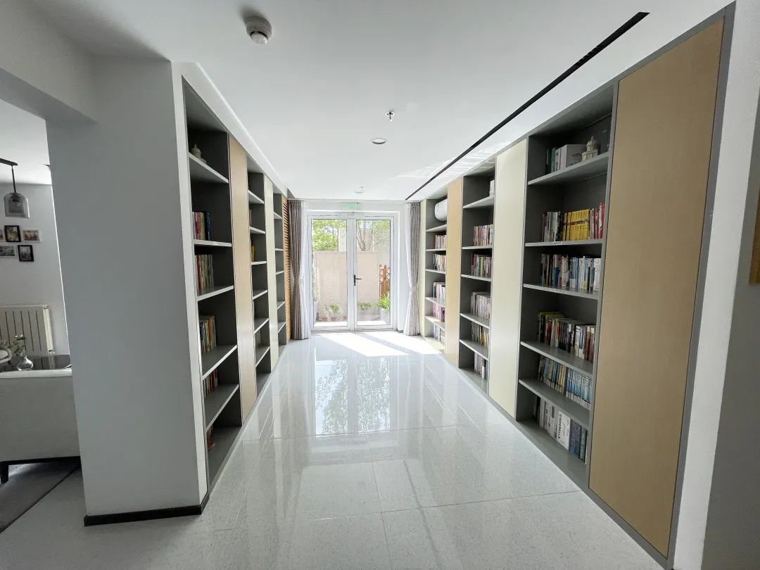 图书馆.jpg 图书馆.jpg