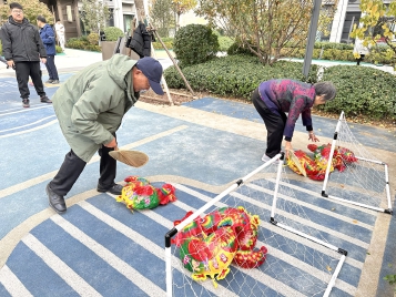 社区趣味运动会 欢声笑语中增进邻里情.jpg 社区趣味运动会 欢声笑语中增进邻里情.jpg