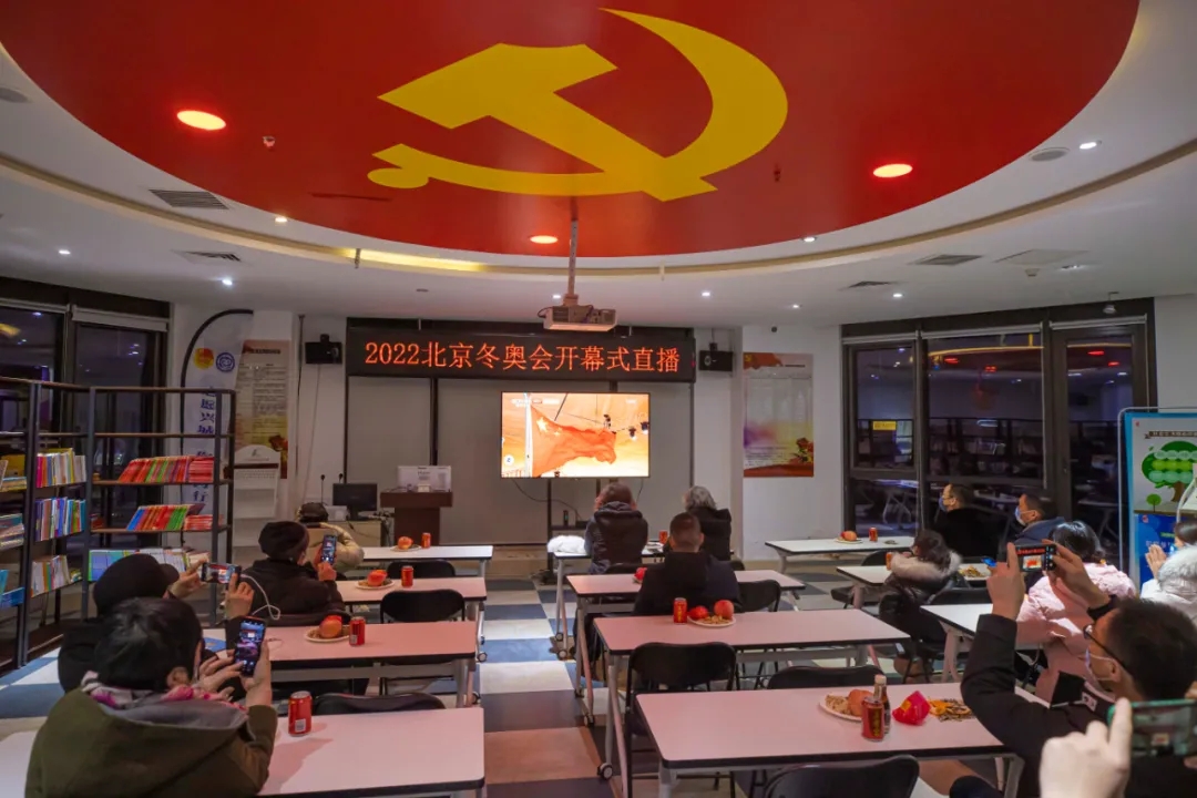 昨天，多媒体聚焦的不仅有冬奥会开幕式，还有TA.webp (6).jpg