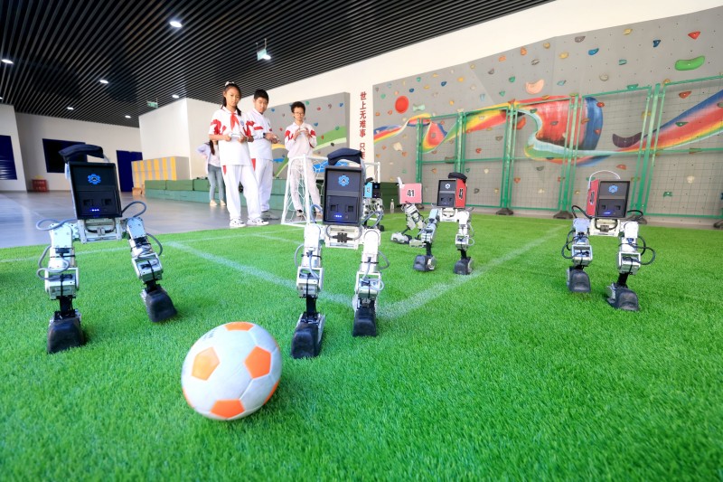 机器人进校园.jpg