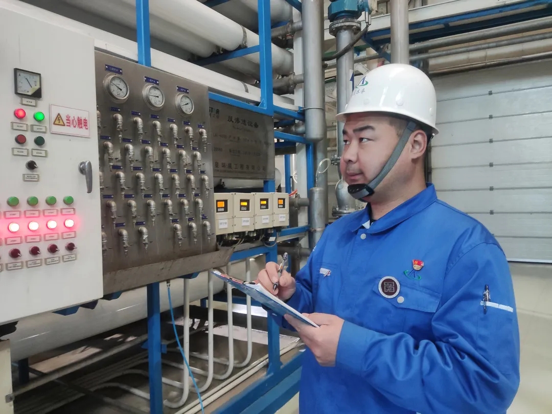 攻技术、闯难关……来看他们的故事.webp (5).jpg