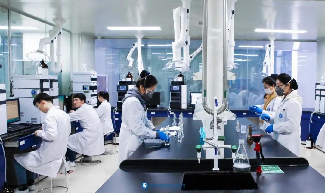 智能化产线投用、重奖科技创新！北京经开区企业铆足虎劲冲刺一季度.webp (2).jpg