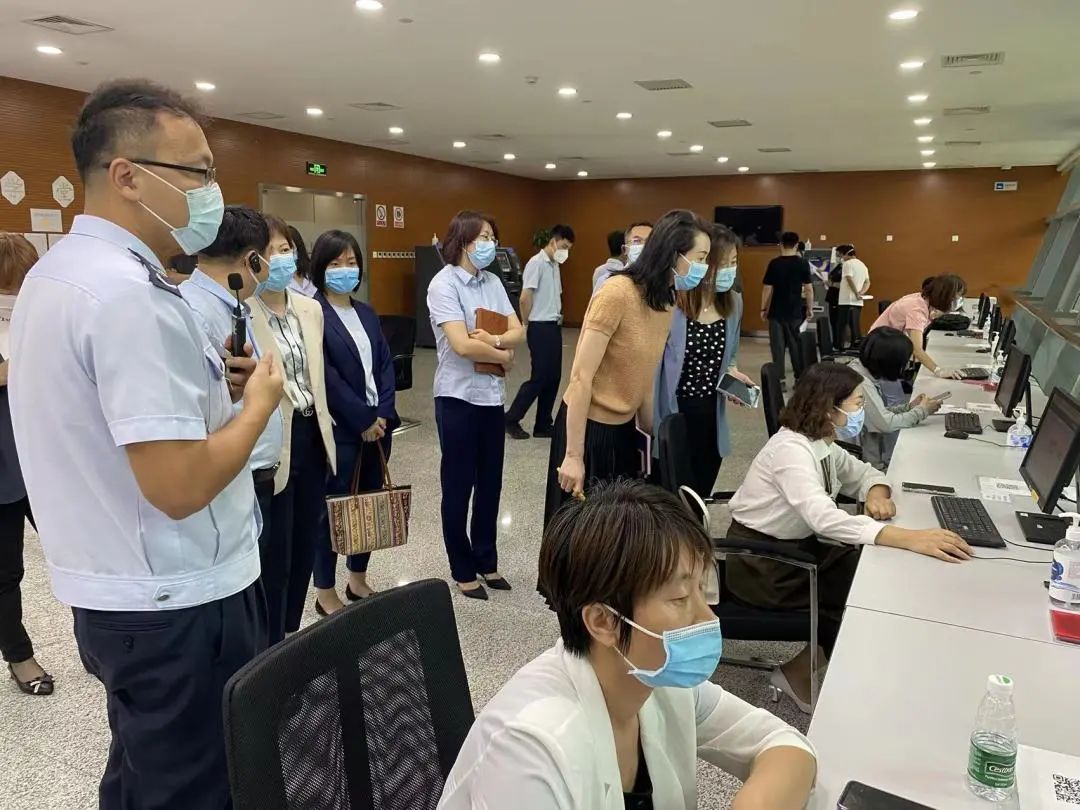 “亲身办”+“陪同办”，“税费服务体验团”助力税费服务质效再升级.jpg