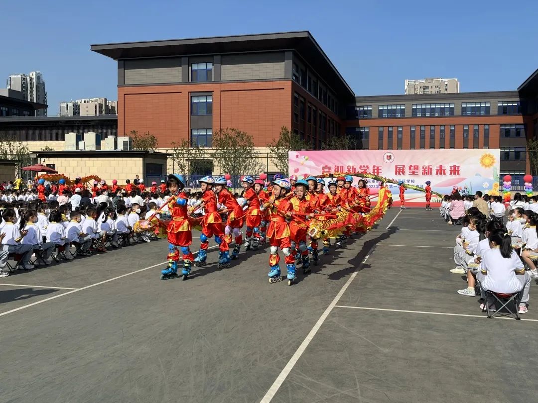 直击，2022新学年！经开区中小学开学太有仪式感了吧！2.jpg