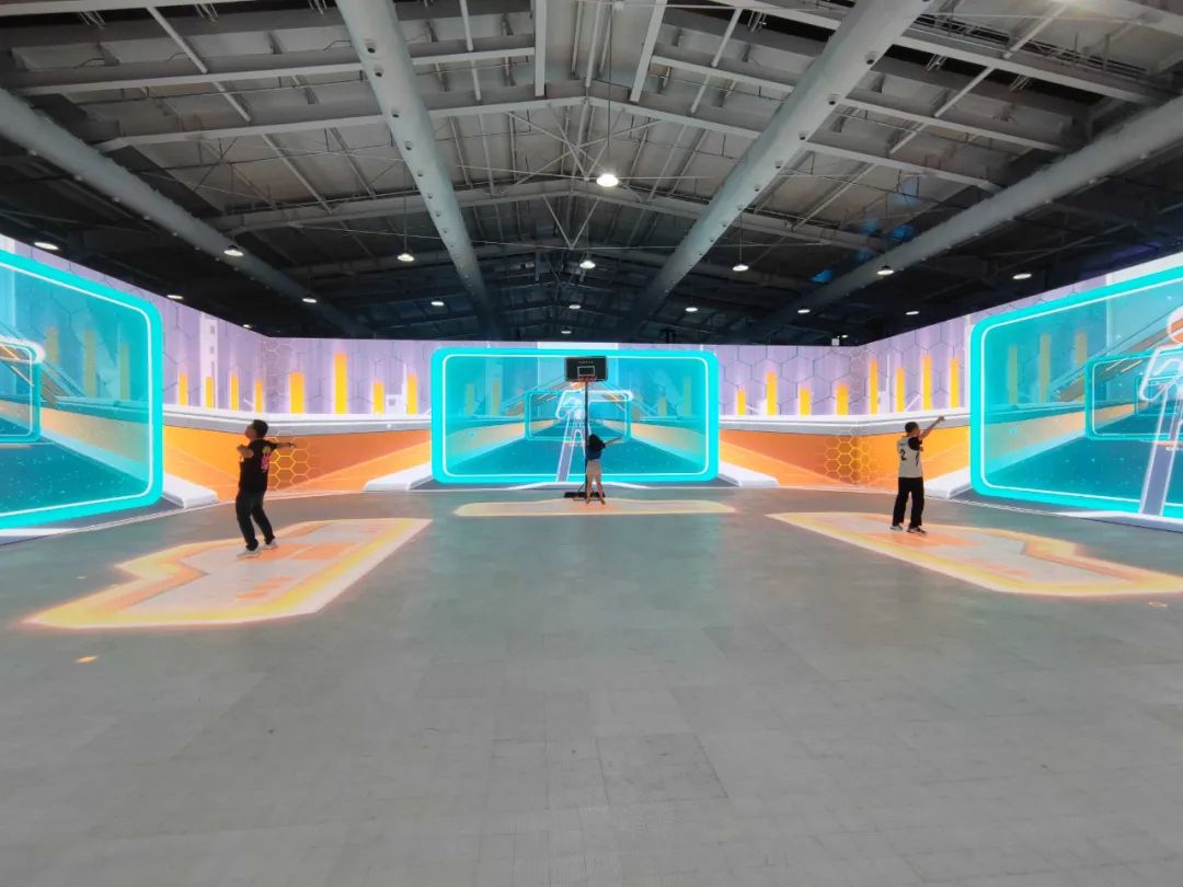 XR创新发布惊艳亮相，买咖啡送数字藏品，挑战“弹球高手”！小亦带您解码“元宇宙”12.jpg