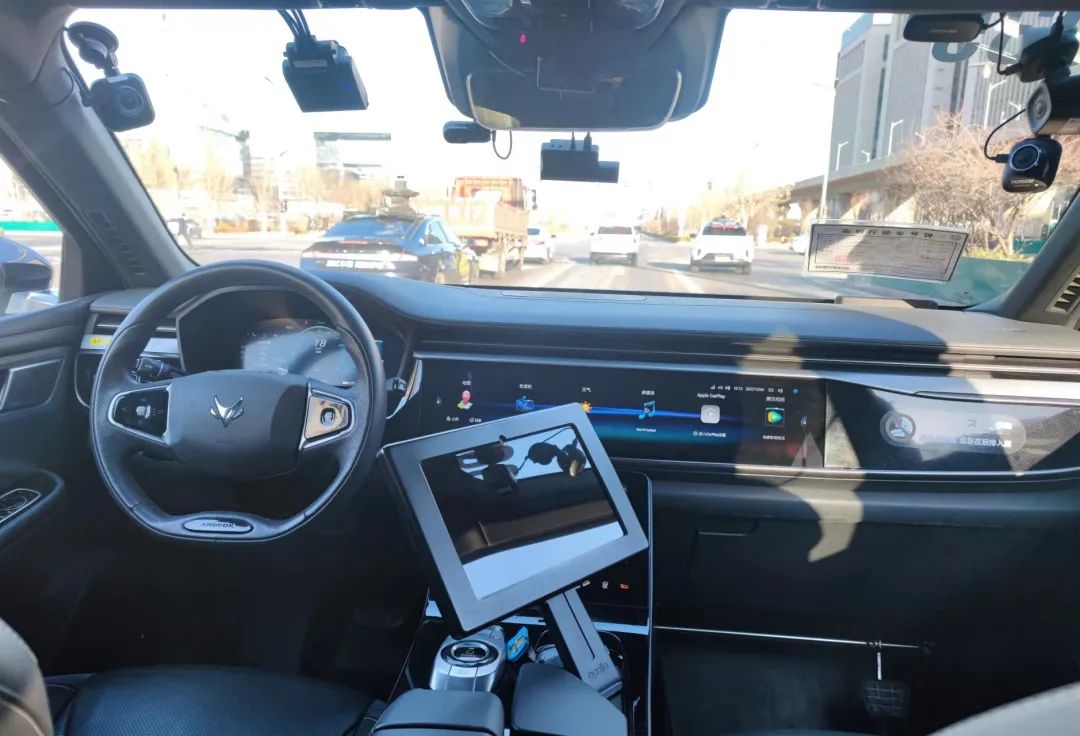 实况探访：带您揭开整车无人安全行驶保障的“神秘面纱”2.jpg