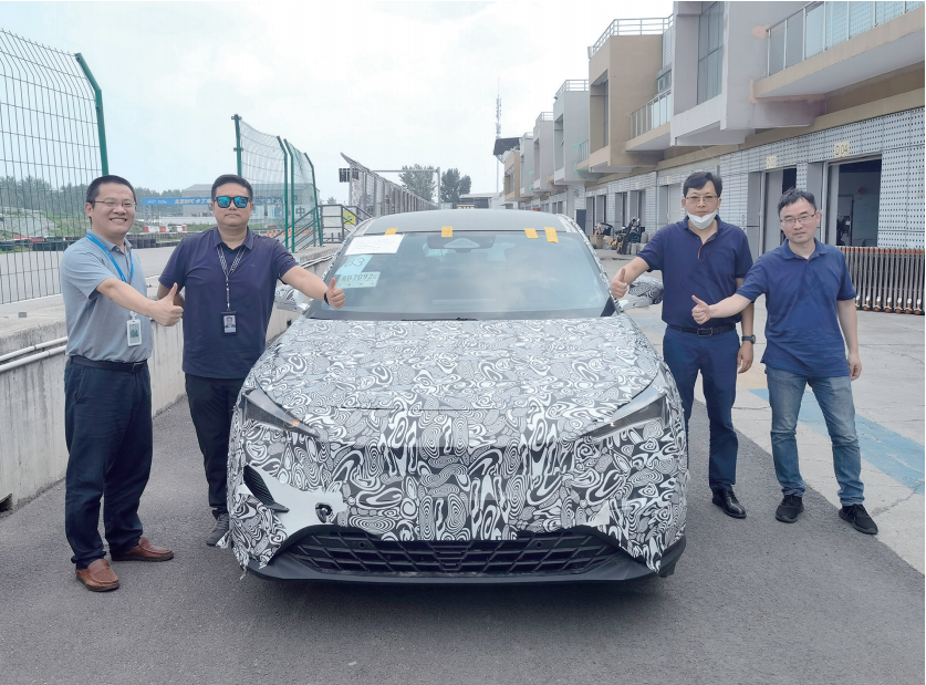 李波 为了0.2毫米的精度控制2.png