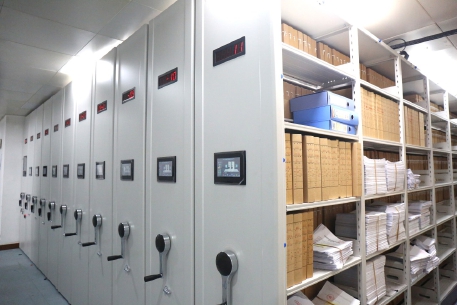 自建档案室的智能密集架.jpg