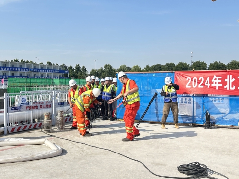 应急演练.jpg 应急演练.jpg