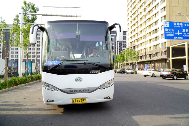 通勤更方便“六大中心”新增两条班车线.jpg 通勤更方便“六大中心”新增两条班车线.jpg