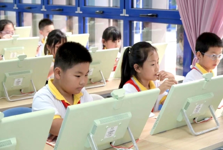 经开区加速构建“人工智能+教育”新生态.jpg 经开区加速构建“人工智能+教育”新生态.jpg