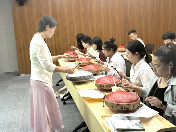 夜校打开亦城青年别样“夜”生活.jpg 夜校打开亦城青年别样“夜”生活.jpg