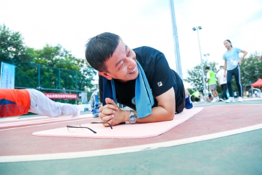 经开区举办第七届平板支撑挑战大赛.jpg 经开区举办第七届平板支撑挑战大赛.jpg