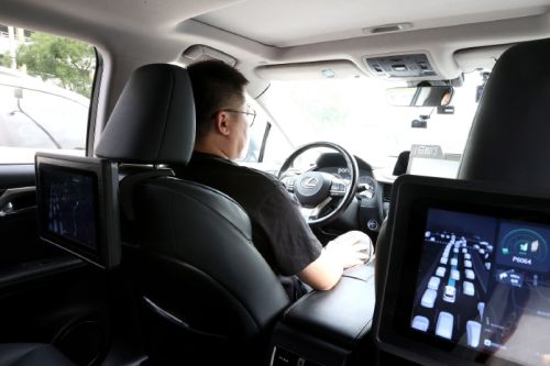 赋能千行百业 机器人应用多点开花2.jpg 赋能千行百业 机器人应用多点开花2.jpg