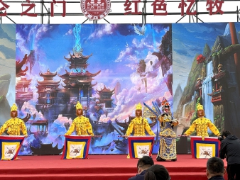 京剧机器“小姜”演绎《大圣征途》.jpg 京剧机器“小姜”演绎《大圣征途》.jpg