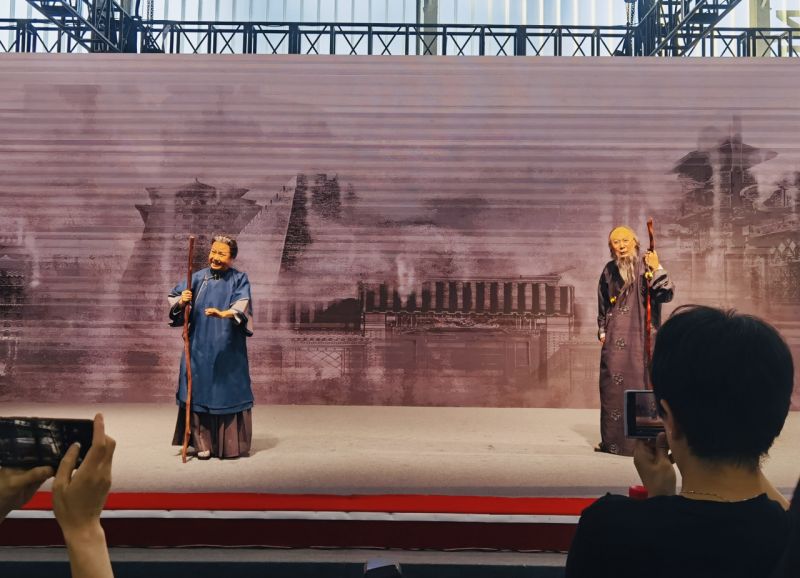 “演艺之都”迎来“金秋时节” (1).jpg “演艺之都”迎来“金秋时节” (1).jpg