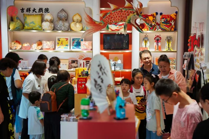 “演艺之都”迎来“金秋时节” (7).jpg “演艺之都”迎来“金秋时节” (7).jpg