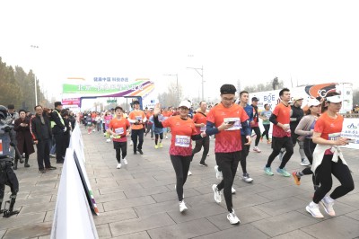 让温暖触达每“亦”公里 (1).jpg