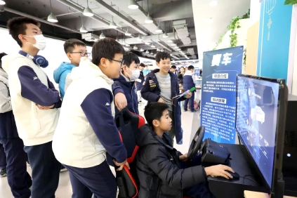 亦中技术节敞开校门共享教育资源.jpg 亦中技术节敞开校门共享教育资源.jpg