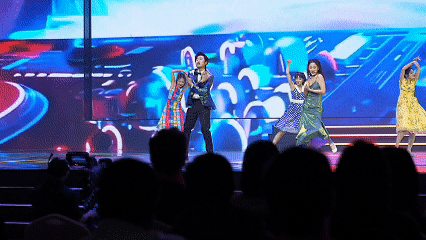 逐梦追光！2025亦城春晚谱写亦庄新城奋斗新篇章 (5).GIF