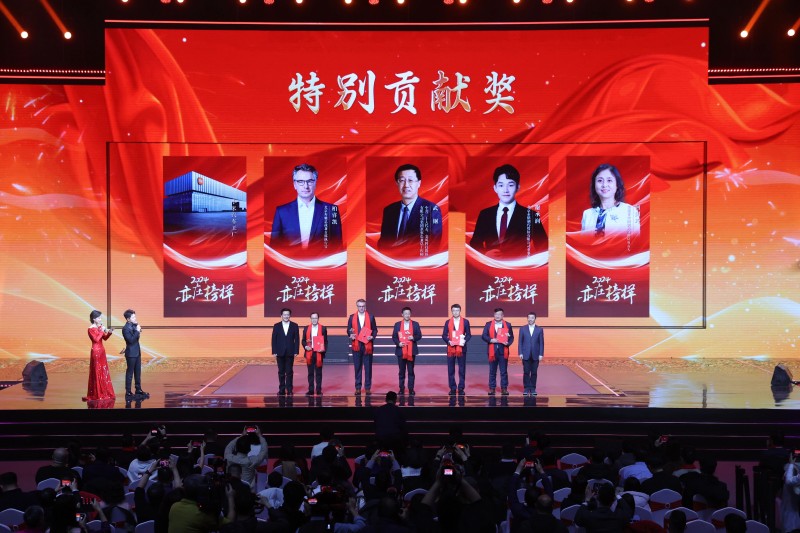 逐梦追光!2025亦城春晚谱写亦庄新城奋斗新篇章 (8).jpg