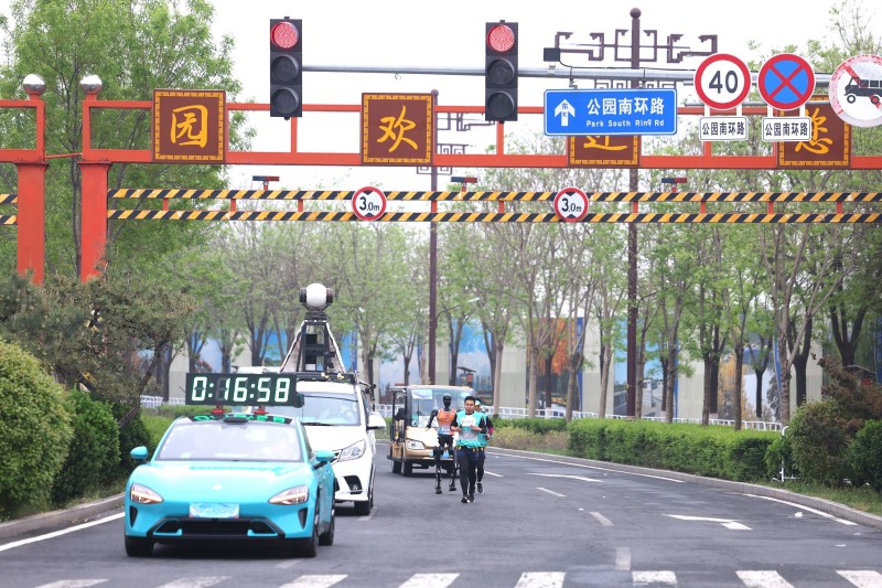 小米汽车为“天工”计时.jpg 小米汽车为“天工”计时.jpg