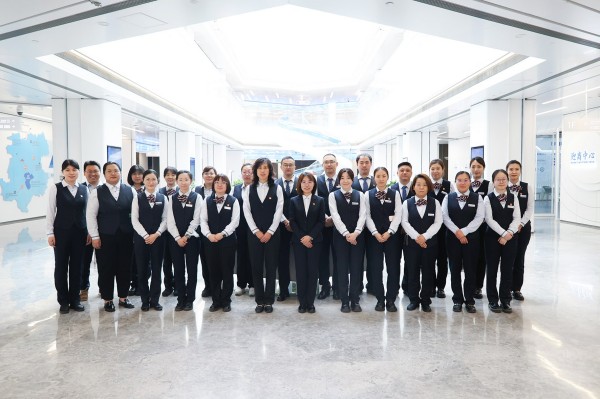 北京经开区营商环境建设局综合窗口服务团队.jpg 北京经开区营商环境建设局综合窗口服务团队.jpg