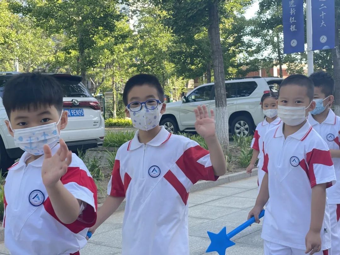 直击，2022新学年！经开区中小学开学太有仪式感了吧！16.jpg