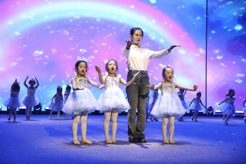 经开区少儿展演筑梦教育新时代.jpg 经开区少儿展演筑梦教育新时代.jpg