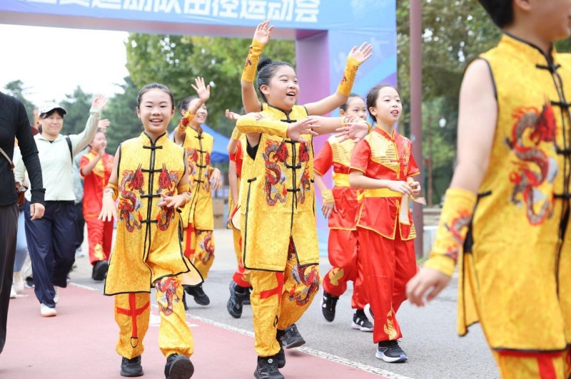 第61届市中小学生田径运动会在经开区开幕 (1).JPG