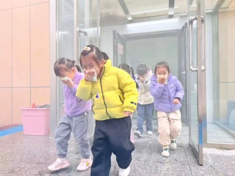 幼儿园消防启蒙将安全种子植根童心.JPG