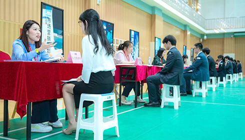 学校模拟招聘淬炼学生未来素养.jpg