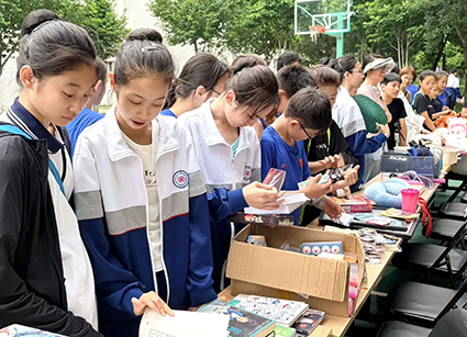 爱心义卖让公益种子根植学生心田.jpg
